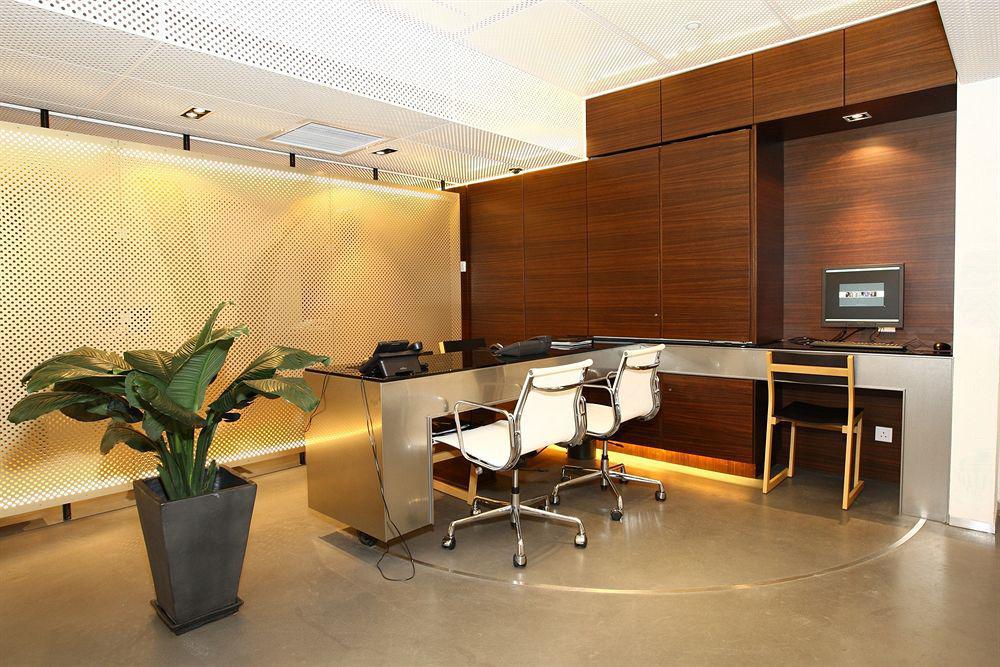 V Causeway Bay Aparthotel Hong Kong Bagian luar foto